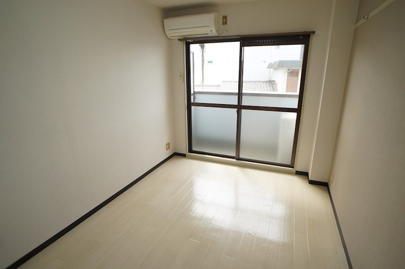 ルミエールタナカ ベッドルーム