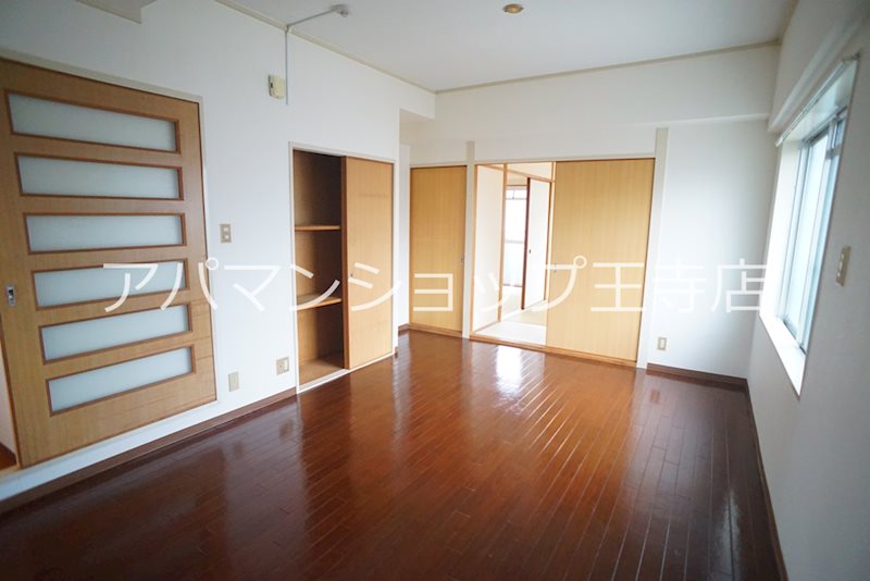 山善ハイツ リビング