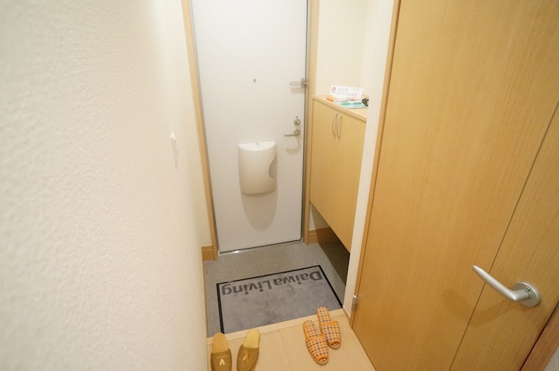 ウィット狐井 玄関