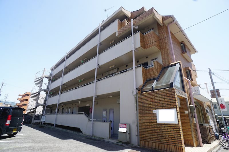 デアイマンション 301号室 外観