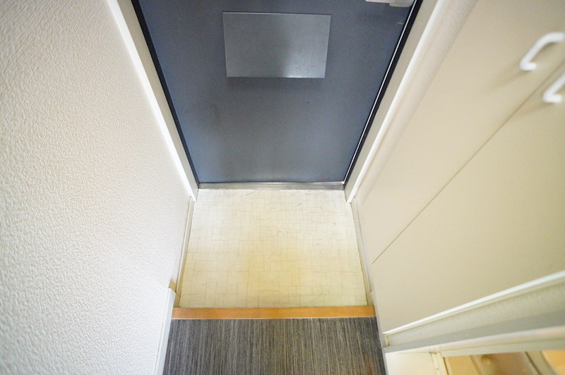 サクラコートナカタ 玄関