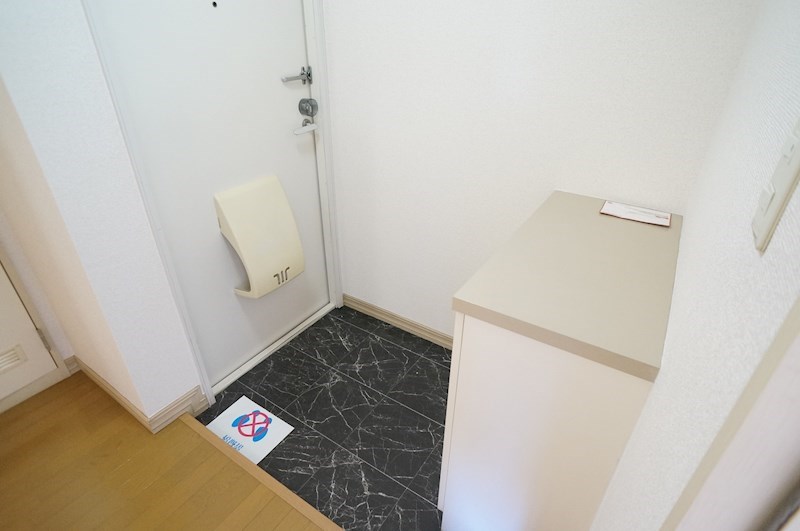コスモハイツ１番館 玄関