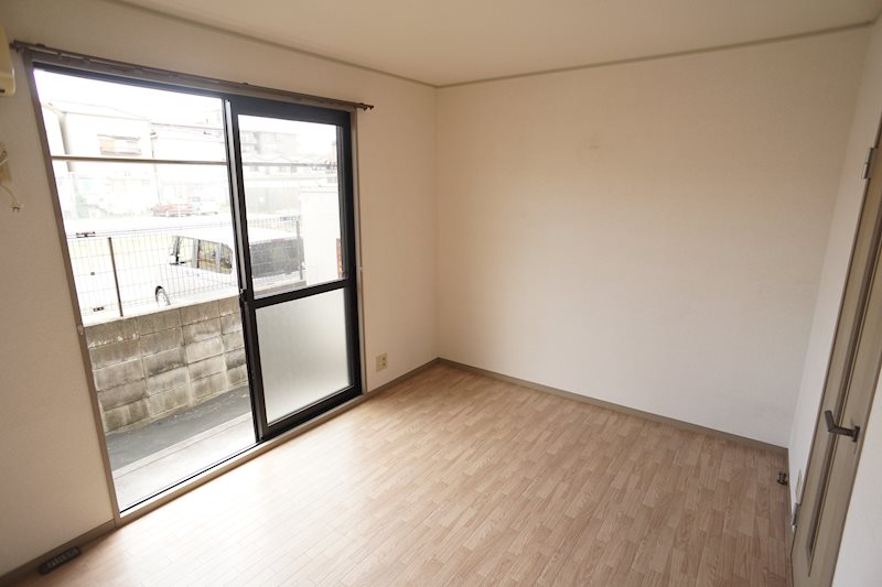 フローラ新大宮 ベッドルーム