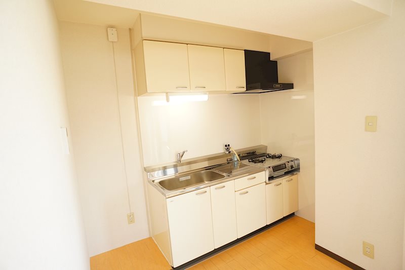 リバーサホ萬 キッチン