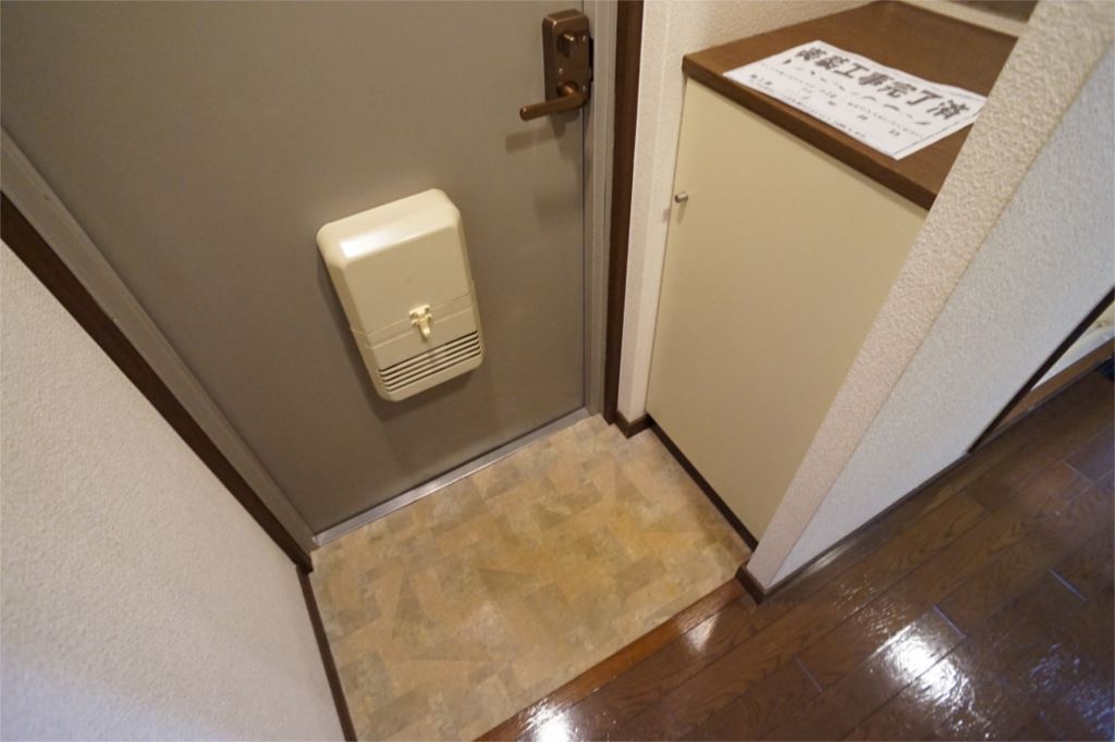 シティパレス生駒谷田町Ｐ6 玄関