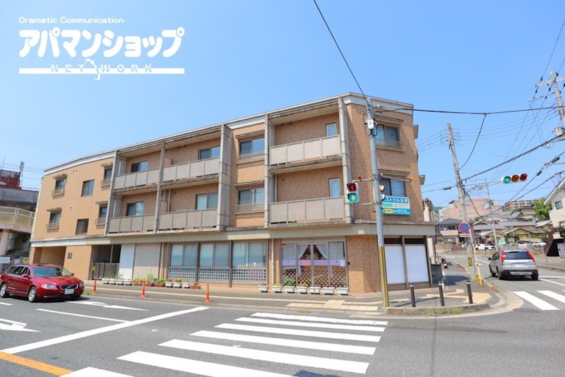 パストラル生駒 203号室 外観