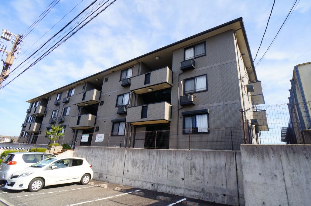 ベローチェ梅美台 301号室 外観