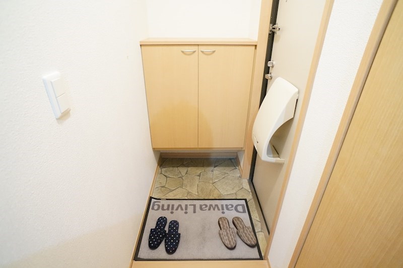 ロイヤルガーデンＥ棟 玄関