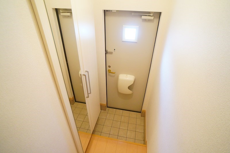 エレガンシア 玄関