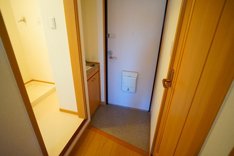 セレーノ東生駒Ｂ棟 玄関