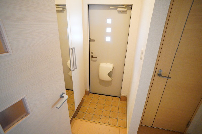 ムーン・池部 玄関