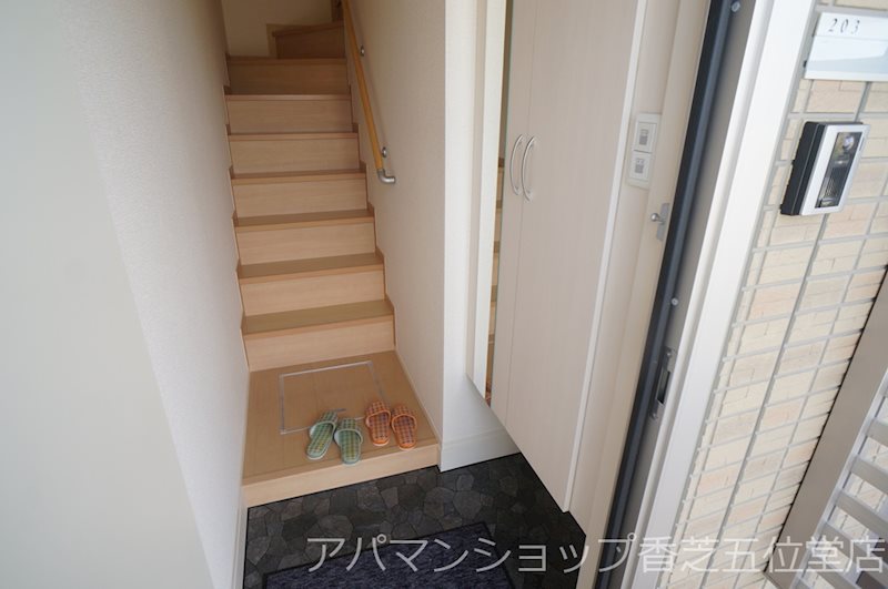 パセオＥ棟 玄関