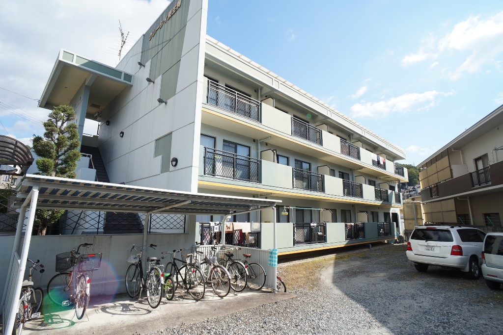 グレーシィ東生駒 302号室 外観