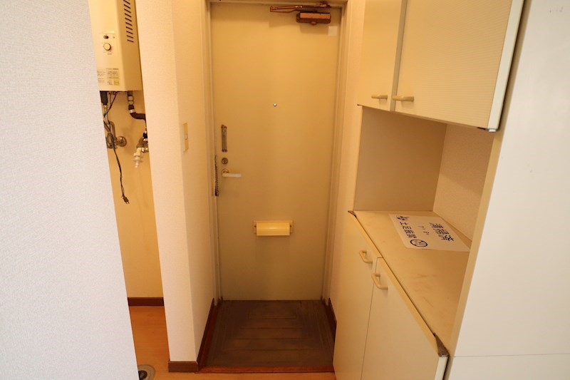 エステートピア築山２番館 玄関