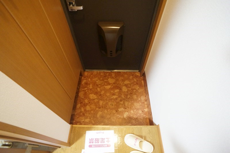 プリムローズＡ 玄関