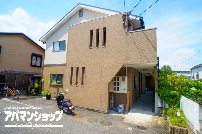クレストパーク東生駒 201号室 外観