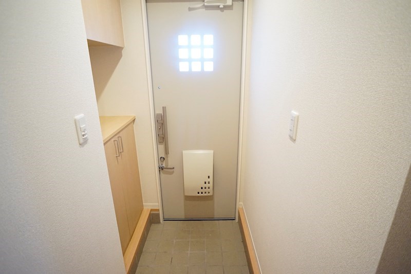 グランヒルミワＢ棟 玄関
