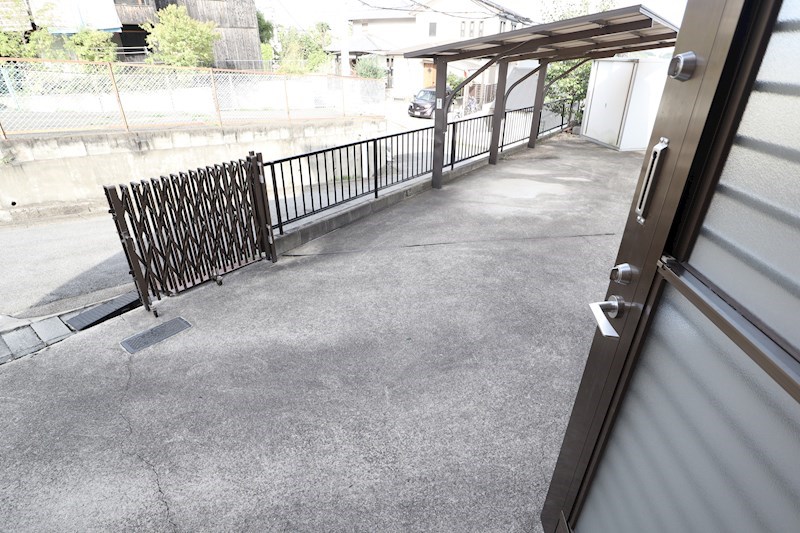 西旭ヶ丘一戸建て ベランダ