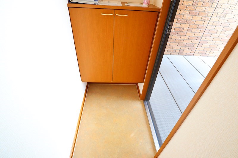 カルチェ青垣 玄関