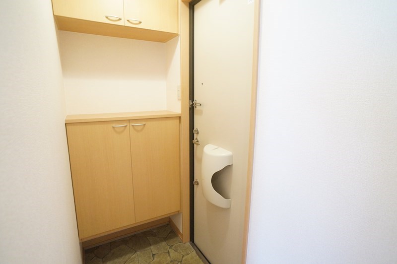 プレミール　クニミ　Ｂ棟 玄関