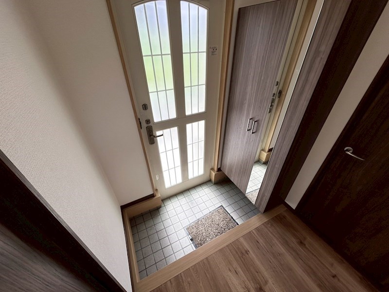 ウッディーシャルマン高の原 玄関