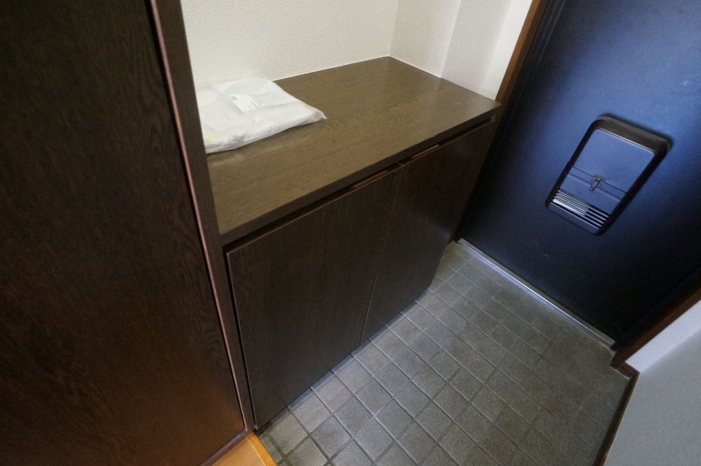 東生駒ツインビル２号館 玄関