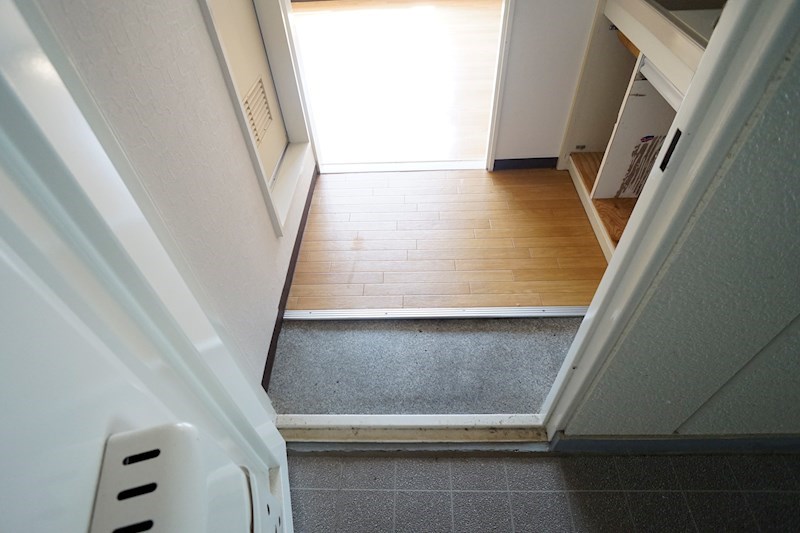 スタンドアップ本町 玄関