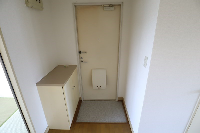 ヴィラージュ堀川A棟 玄関