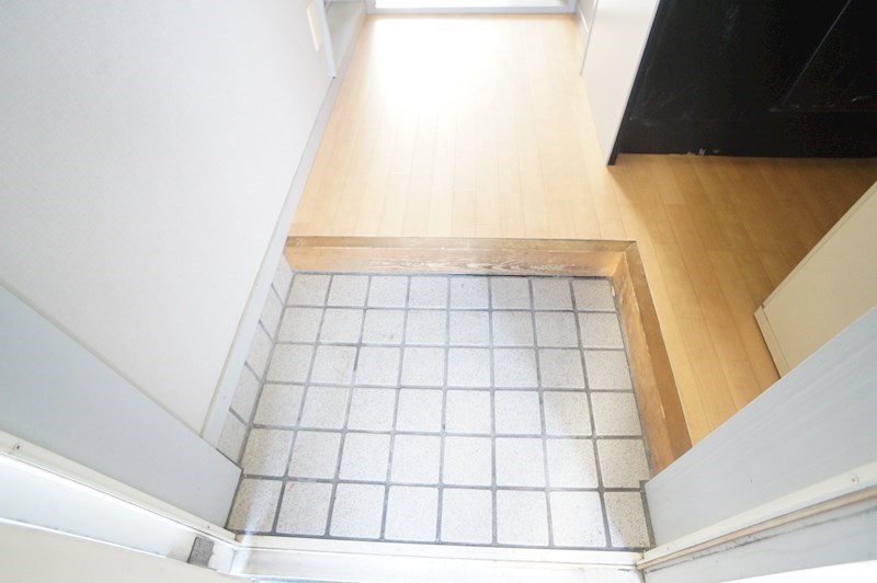 ヨーロピアン石川 玄関