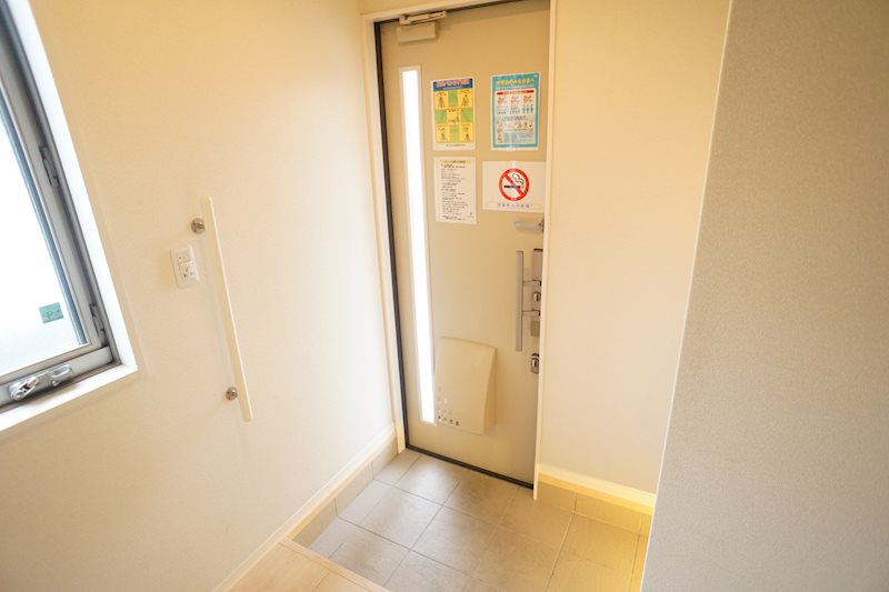 エレガンシア 玄関