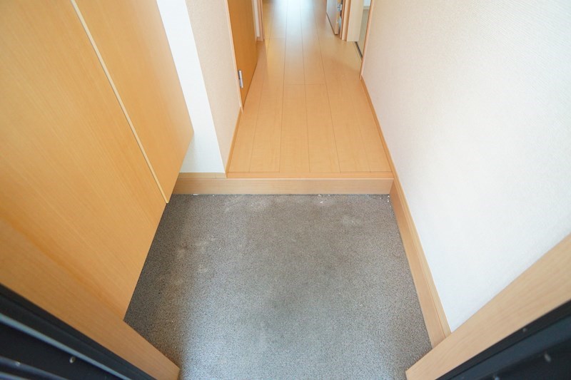 ヴィルヌーブＤ 玄関