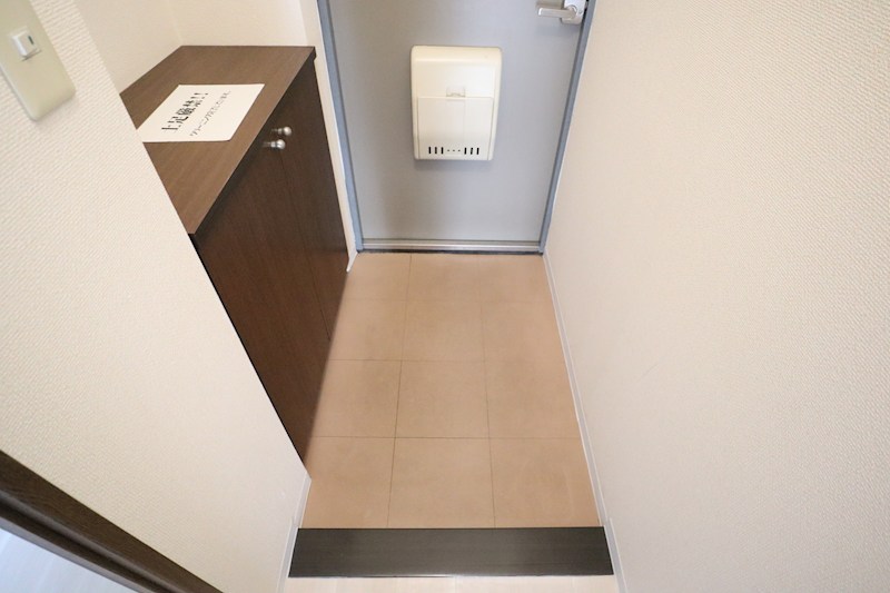 シェーヌ生駒 玄関