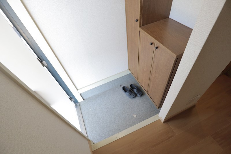ラフィーネ生駒 玄関
