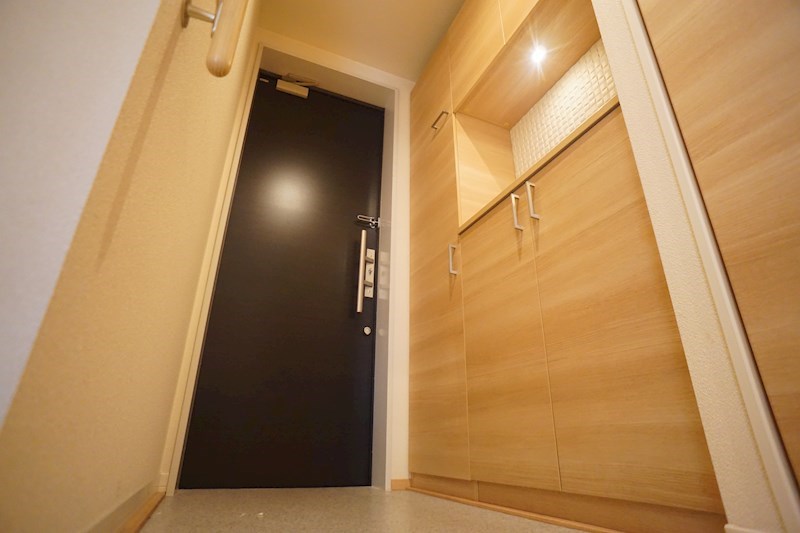 ロイスタ西大寺 玄関