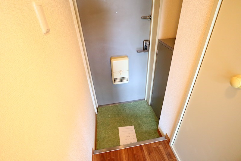 シティパレス東生駒PⅢD棟 玄関