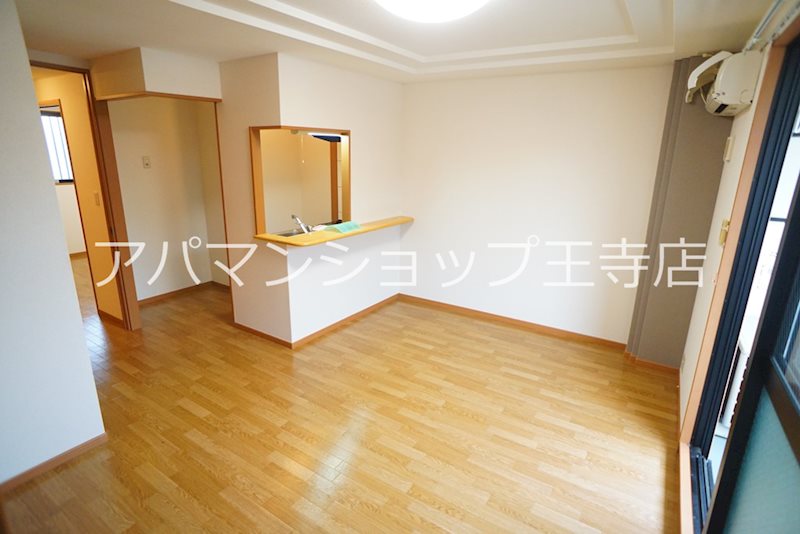 ラ・ポーラ滝川Ⅱ番館 リビング