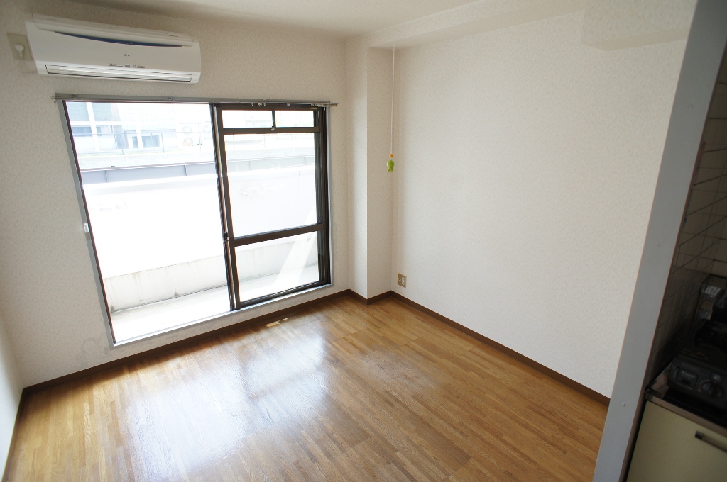 トマトハウス リビング