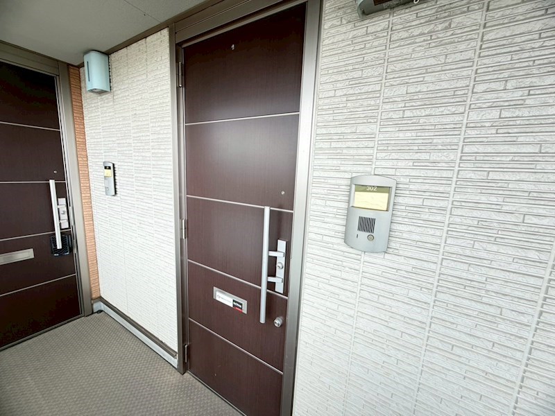 シャーメゾン天理 玄関