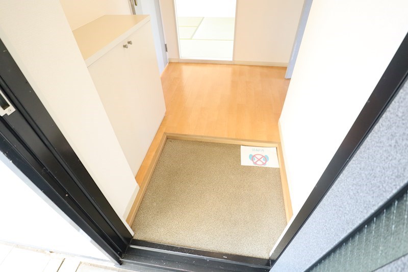 エトワール朝倉　C 玄関