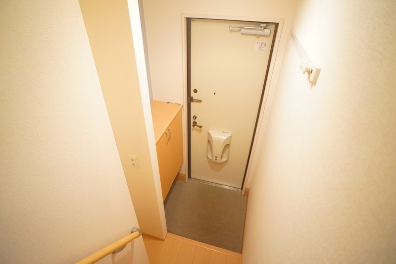 ヴィルヌーブＤ 玄関