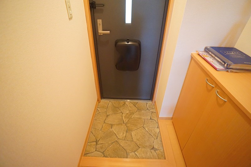 ヴィラ　クレスト 玄関