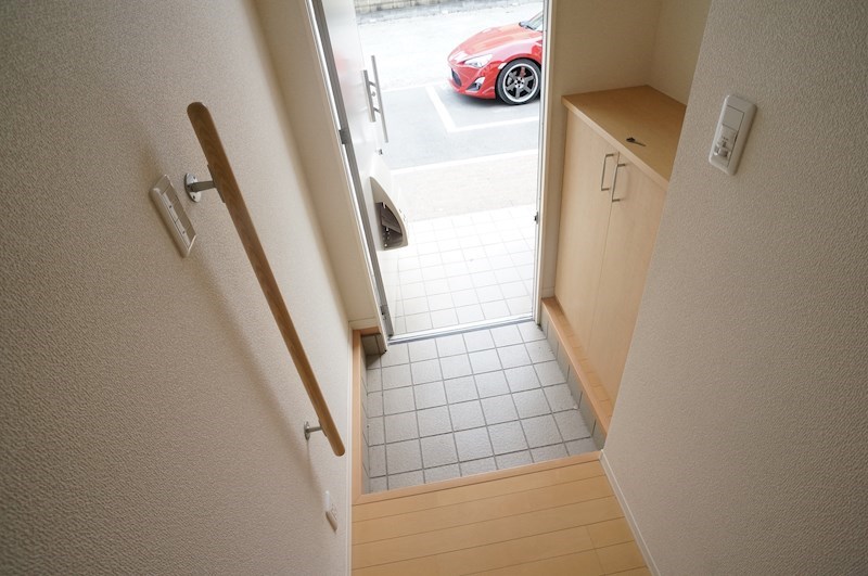 アガーペ八木　C棟 玄関