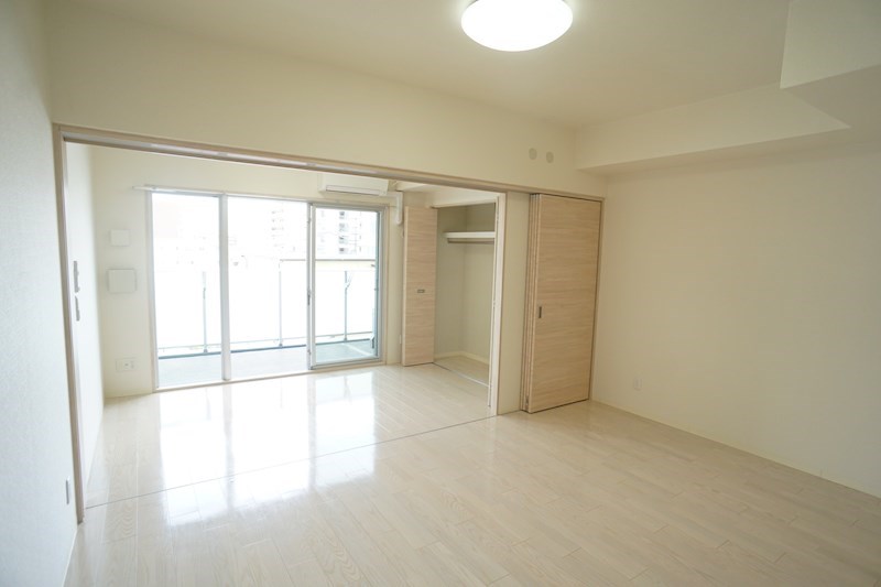 サンソレイユ新大宮 ベッドルーム