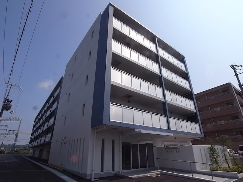 サンソレイユ秋篠 304号室 外観