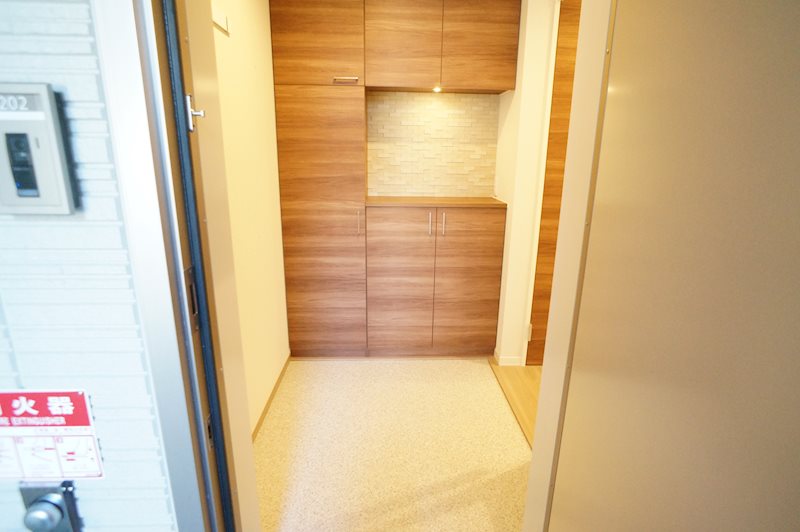 シャーメゾン京終 玄関