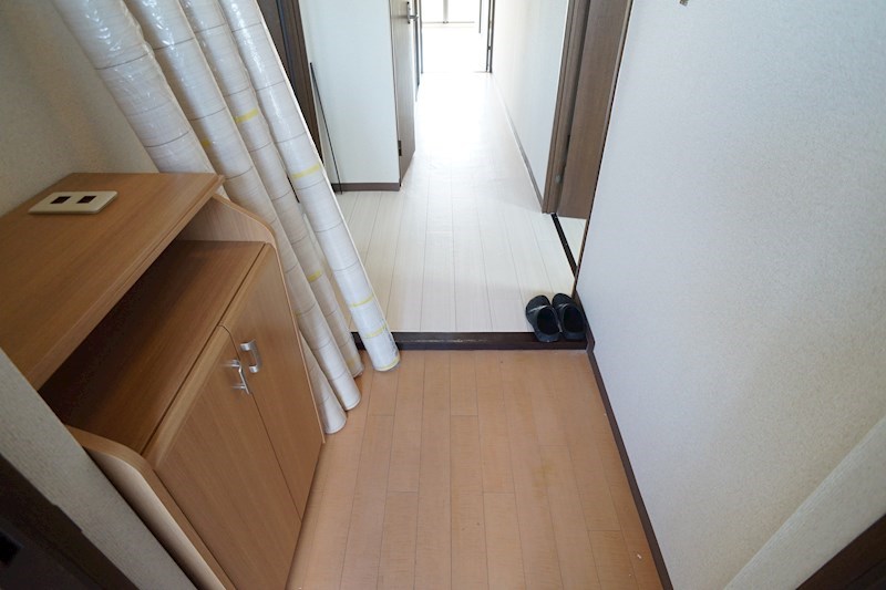 レフィナード・ラ・シャレー生駒 玄関