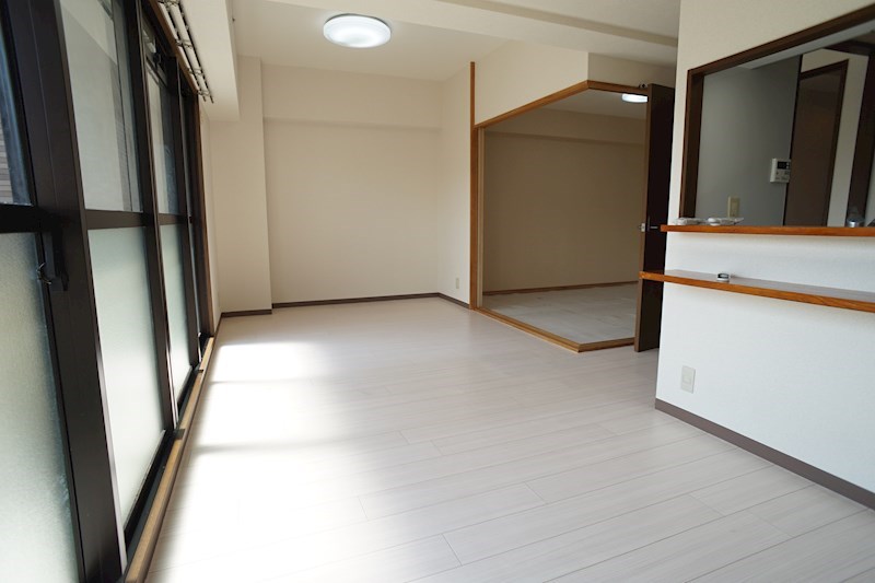 レフィナード・ラ・シャレー生駒 リビング