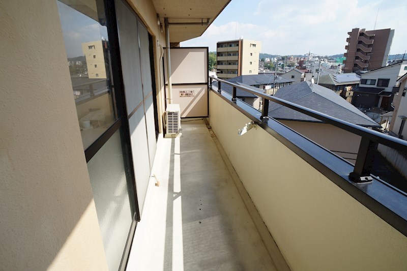 レフィナード・ラ・シャレー生駒 ベランダ