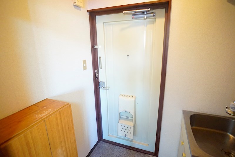 生駒ビル 玄関