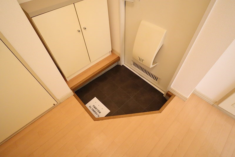 ファミール竹上 玄関